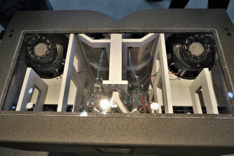 Name:  McCauley-ILA412-line-array-inside.jpg
Views: 1151
Size:  97,5 KB